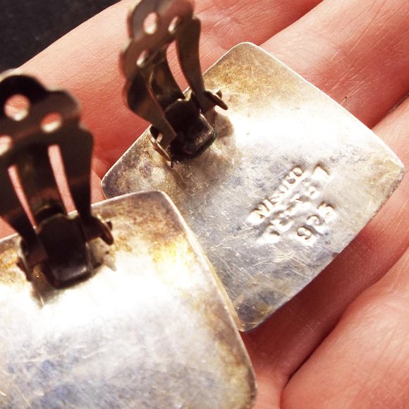 MEXICO TAXCO STERLING SILVER 3-D BOX FILLED WITH JET GEMSTONE CLIP EARRINGS 18 - Picture 4 of 4